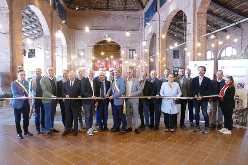 Il taglio del nastro che ha aperto ufficialmente la Festa del Pane 2022 a Savigliano (Fotoservizio Barbara Guazzone)