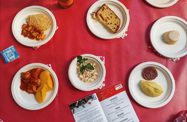 Pranzo Speciale Di Natale.Collegno Un Pranzo Di Natale Speciale Per 1200 Persone 24 Ovest