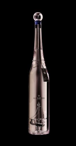 La Mole e il Toro sotto Grappa in ricordo di Torino La Mole e il Toro sotto Grappa in ricordo di Torino