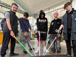 A Enaip Rivoli arrivano le spade laser ispirate alla saga di Star Wars A Enaip Rivoli arrivano le spade laser ispirate alla saga di Star Wars