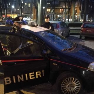 Picchiato in piazza della Repubblica a Collegno, denunciato un 19enne