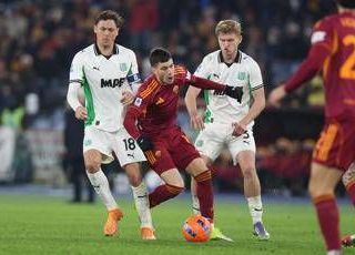 Roma-Sassuolo, rigore dato e poi revocato ai giallorossi. Cos'è successo