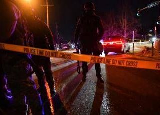 Minneapolis, nuove tensioni: agente spara e ferisce un immigrato durante controllo