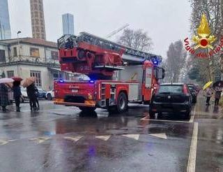 Milano, incendio all'ospedale Sacco: evacuati pazienti di un padiglione