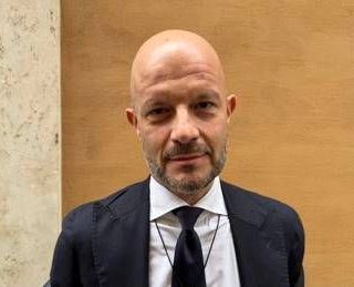 Anaao: "Su superamento incompatibilità nessuna riforma senza i professionisti"