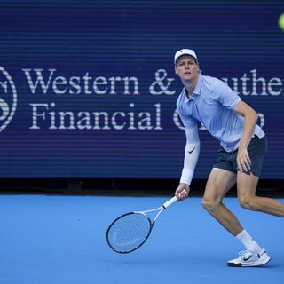 Sinner in semifinale a Cincinnati, battuto Auger-Aliassime