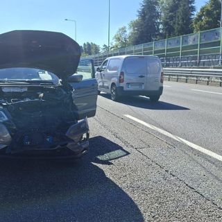 Altro incidente sulla tangenziale: 3 persone ferite e circolazione paralizzata