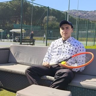 Paolo Schiavone: tennista professionista, creator e giovane imprenditore della comunicazione sportiva.