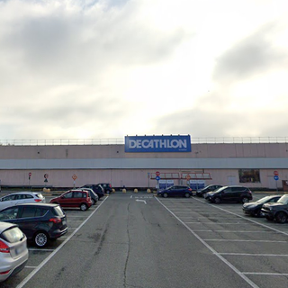 Chiude il Decathlon di Venaria, Pd: "Al fianco dei lavoratori per trovare soluzioni"