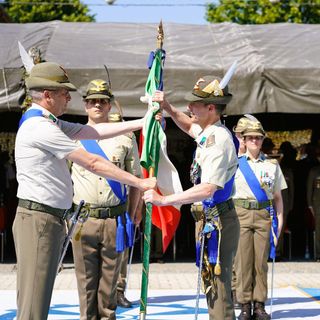Un momento del passaggio delle consegne