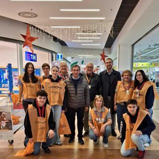 Collegno fa rima con solidarietà: raccolte oltre 10 tonnellate di generi alimentari