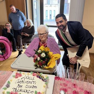 Anche il sindaco Gaito ha festeggiato i 100 anni della signora Guglielmelli