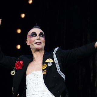 Arturo Brachetti protagonista di &quot;Cabaret&quot;, il musical in scena al Teatro Alfieri