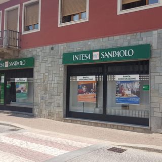 Intesa Sanpaolo, avanti con le chiusure: in provincia di Torino addio a diversi sportelli