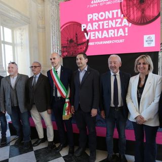 Il Piemonte si veste di rosa a un mese dal Giro: la corsa più amata partirà da Venaria