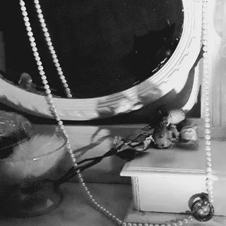 Chieri: la mostra “Nuvole di cipria”, un elogio alla femminilità