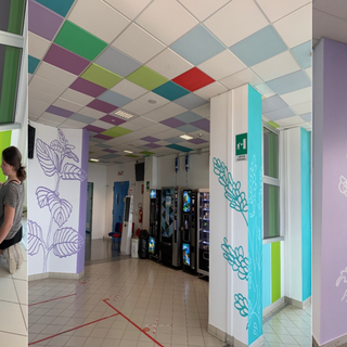 Arte all'Ospedale di Rivoli: piante e fiori dipinte sui muri dell'atrio