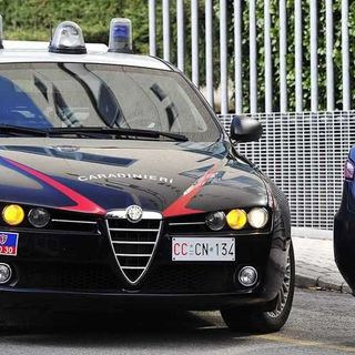 Rivoli, fermata una coppia di spacciatori: sequestrato il “libro mastro” con acquirenti e fornitori