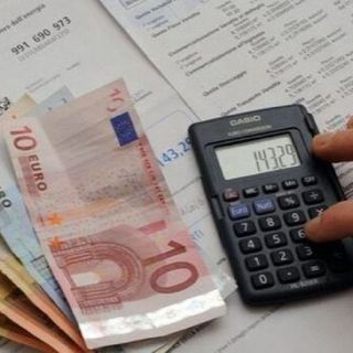 Caro bollette, immagine di archivio