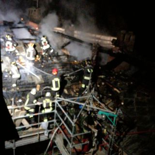 Incendio alla Sacra di San Michele: notte di lavori e di bonifica per i vigili del fuoco