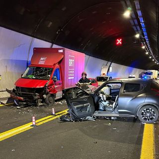 Tragedia sfiorata sulla Torino-Bardonecchia: frontale tra due auto