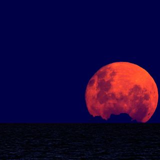 Arriva la super Luna blu... e rossa: un evento astronomico più unico che raro