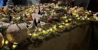 Torna a Piozzo il mercatino di Natale e il presepe con le tipiche zucche (Video)