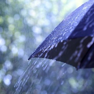 Pioggia e ombrello
