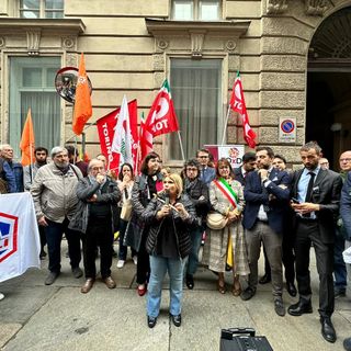 protesta di fronte a Palazzo lascaris