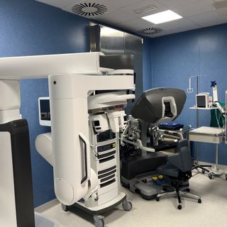 Alle Molinette il robot Da Vinci asporta grosso tumore in una paziente di 76 anni sveglia