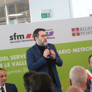 Matteo Salvini parla al microfono