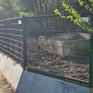 Strada Dorera ripulita da divani, mobili ed elettrodomestici abbandonati