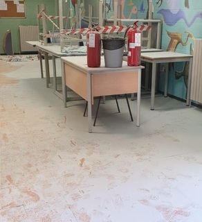 Collegno, partiti i lavori alla scuola media Gramsci dopo il raid dei vandali di fine ottobre