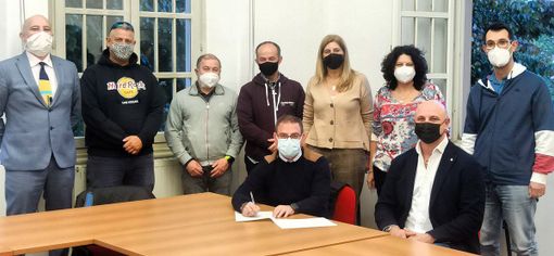 Collegno, arrivano i genitori digitali: il patto di collaborazione informatico tra scuola, Comune e famiglie Collegno, arrivano i genitori digitali: il patto di collaborazione informatico tra scuola, Comune e famiglie