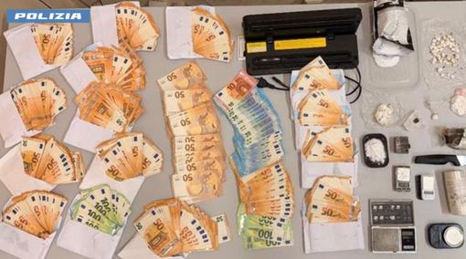 Madonna di Campagna, hashish e proiettili nelle cantine della case popolari "Le Torri"