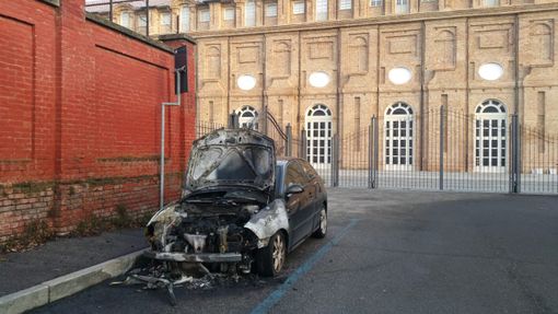 Venaria Reale, veicoli in fiamme vicino alla Reggia Venaria Reale, veicoli in fiamme vicino alla Reggia