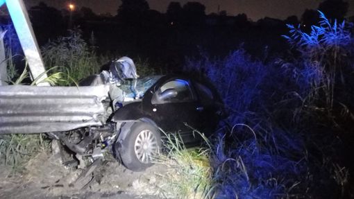 Fortunatamente il conducente ha riportato solo lievi ferite Fortunatamente il conducente ha riportato solo lievi ferite