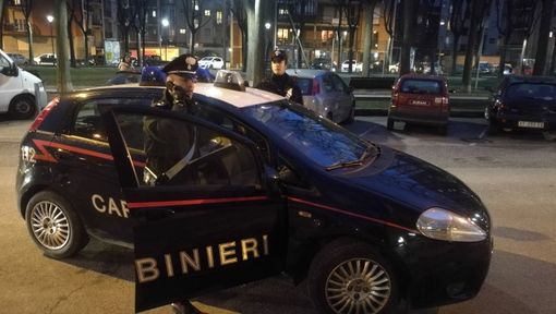 Picchiato in piazza della Repubblica a Collegno, denunciato un 19enne Picchiato in piazza della Repubblica a Collegno, denunciato un 19enne