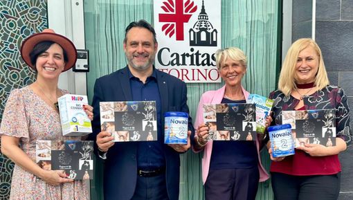 6000 dosi di "latte sospeso" per le neomamme grazie al calendario "Profumo di vita" 6000 dosi di "latte sospeso" per le neomamme grazie al calendario "Profumo di vita"