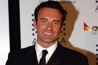 Morto Julian McMahon, attore di Nip/Tuck e Streghe: aveva 56 anni Morto Julian McMahon, attore di Nip/Tuck e Streghe: aveva 56 anni