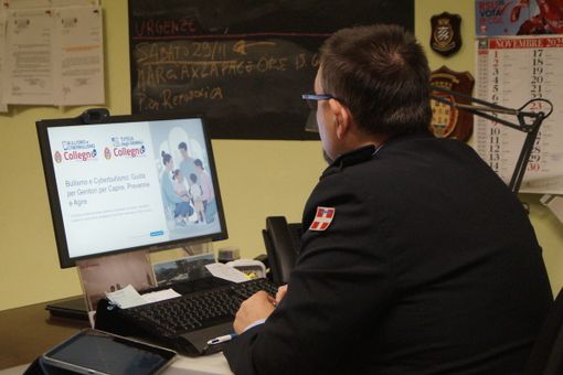 Un agente della Polizia Municipale di Collegno