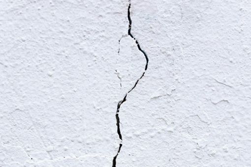 Le Crepe nei Muri: Cause, Conseguenze e Soluzioni Innovative