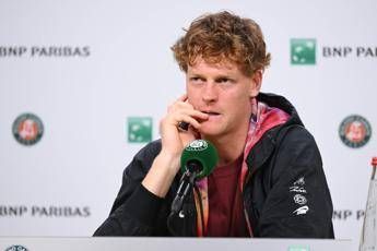 "Sinner sconfitto, giustizia fatta", McNamee gode e poi si pente "Sinner sconfitto, giustizia fatta", McNamee gode e poi si pente