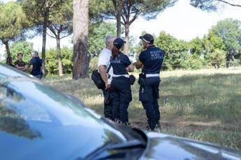 Roma, madre e figlia trovate morte a Villa Pamphili. Si stringe il cerchio su killer Roma, madre e figlia trovate morte a Villa Pamphili. Si stringe il cerchio su killer