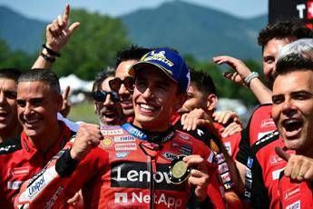 MotoGp, Marquez vince la Sprint davanti a Bezzecchi. Delude Bagnaia MotoGp, Marquez vince la Sprint davanti a Bezzecchi. Delude Bagnaia