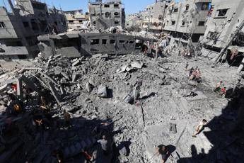 Nuovi raid a Gaza: "Almeno 35 morti". Fonti: "Israele non ha ancora deciso sulla tregua" Nuovi raid a Gaza: "Almeno 35 morti". Fonti: "Israele non ha ancora deciso sulla tregua"