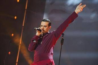 Achille Lauro compie 35 anni e festeggia un traguardo incredibile: "Sono senza parole" Achille Lauro compie 35 anni e festeggia un traguardo incredibile: "Sono senza parole"