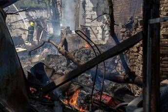 Ancora massicci raid russi sull'Ucraina, esplosioni da Kiev e Leopoli