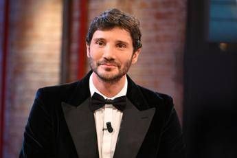 Ascolti tv, doppia vittoria per De Martino con 'Step' e 'Affari tuoi'