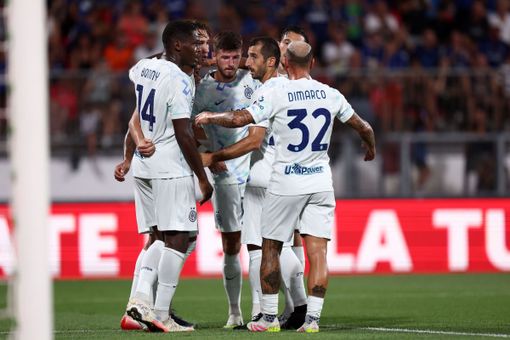 Amichevole Monza-Inter 2-2, ai rigori vincono i nerazzurri Amichevole Monza-Inter 2-2, ai rigori vincono i nerazzurri